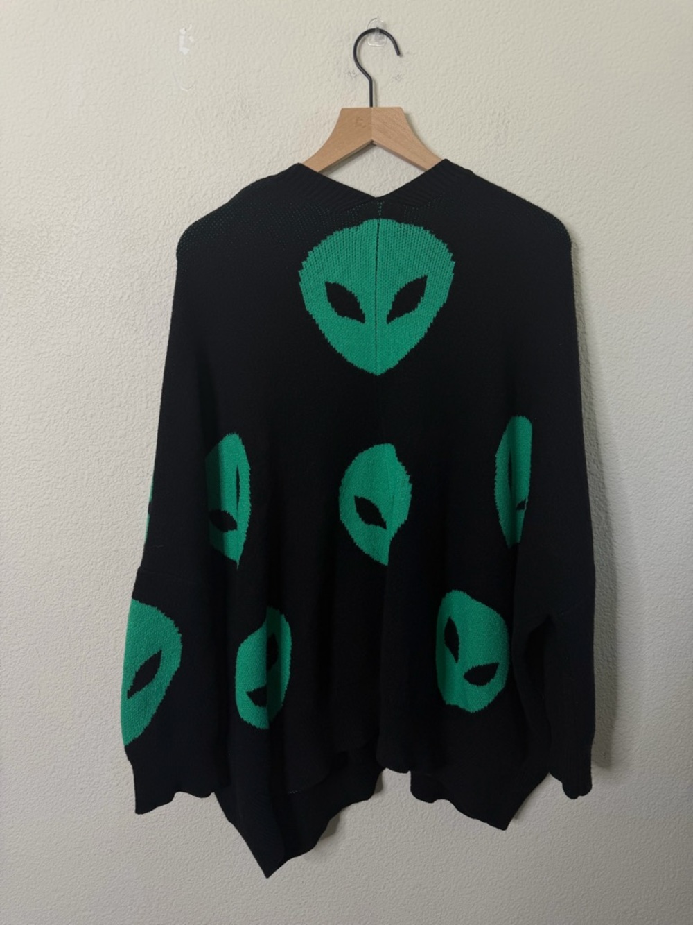 Dressed in Lala Too Cool For You Oversized Alien Cardigan in Black Womens S / M - Picture 8 of 10